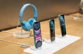 Apple must provide support for third-party watches and headphones in the next 6 months - EU order