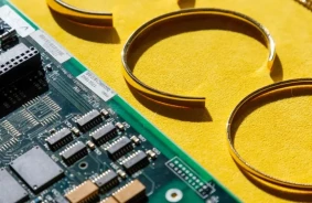 Gold from trash: Britain's Royal Mint turns e-waste into jewelry