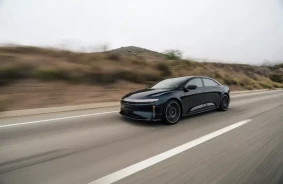 Lucid Air Sapphire in composite armor - the world's fastest armored electric car with acceleration of less than 2 seconds to "hundred"