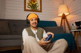 Microsoft unveiled an updated Xbox Wireless Headset - more battery life and better sound for $110