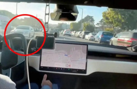 Tesla suddenly swerved into oncoming lane as driver praises autonomous driving on video