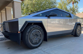 The $4200 Tesla Cybertruck with the $4200 cover looks the same as without - why the owner did it