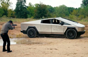 "Will it withstand shrapnel from a 120-mm mine?". The National Guard is interested in the crash test of the Tesla Cybertruck