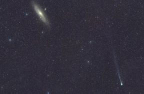 A rare Devil's Comet will pass over Earth in the coming weeks. How to see it?