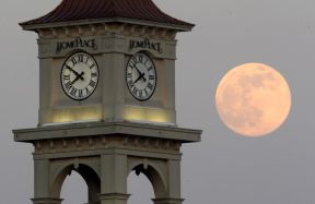 The White House has directed NASA to create a "new time zone" for the moon by 2026