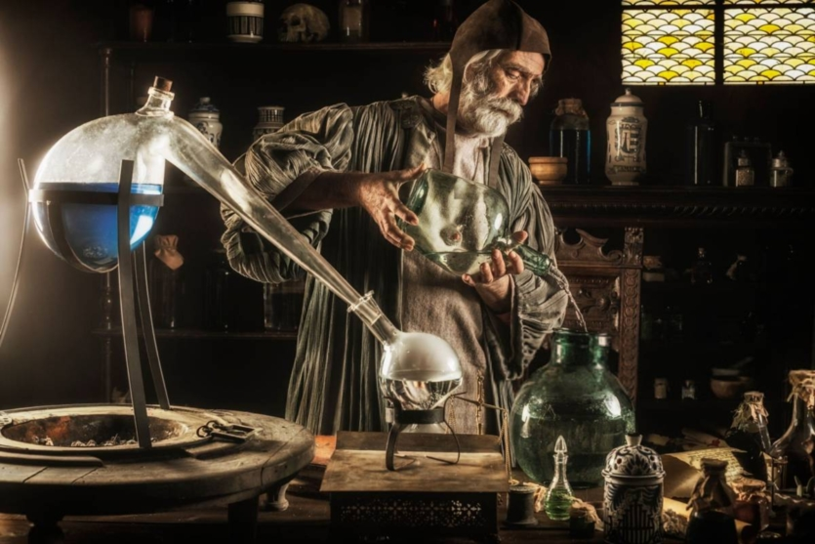 180 years ahead of time: in the ancient laboratory of an alchemist discovered a metal from the future