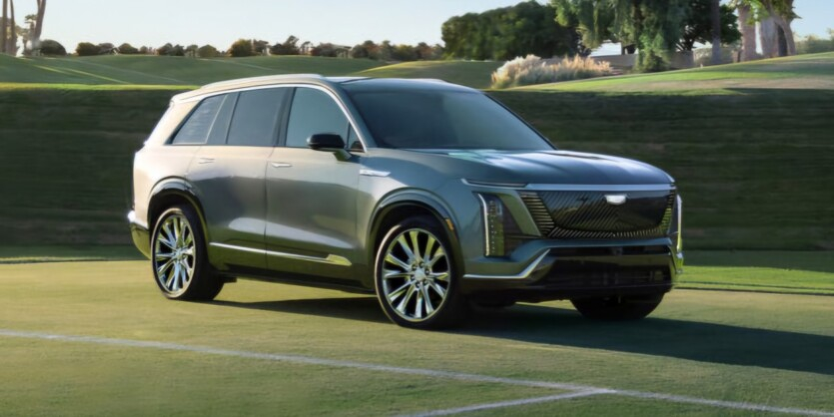 Cadillac Vistiq 2025: a luxury electric crossover with an autonomous range of 483 km, 615 hp and a price starting at $78,800.