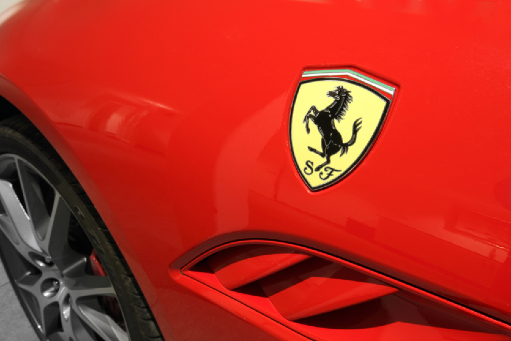 Ferrari will launch its first electric car in 2025 - at a price of at least €500,000