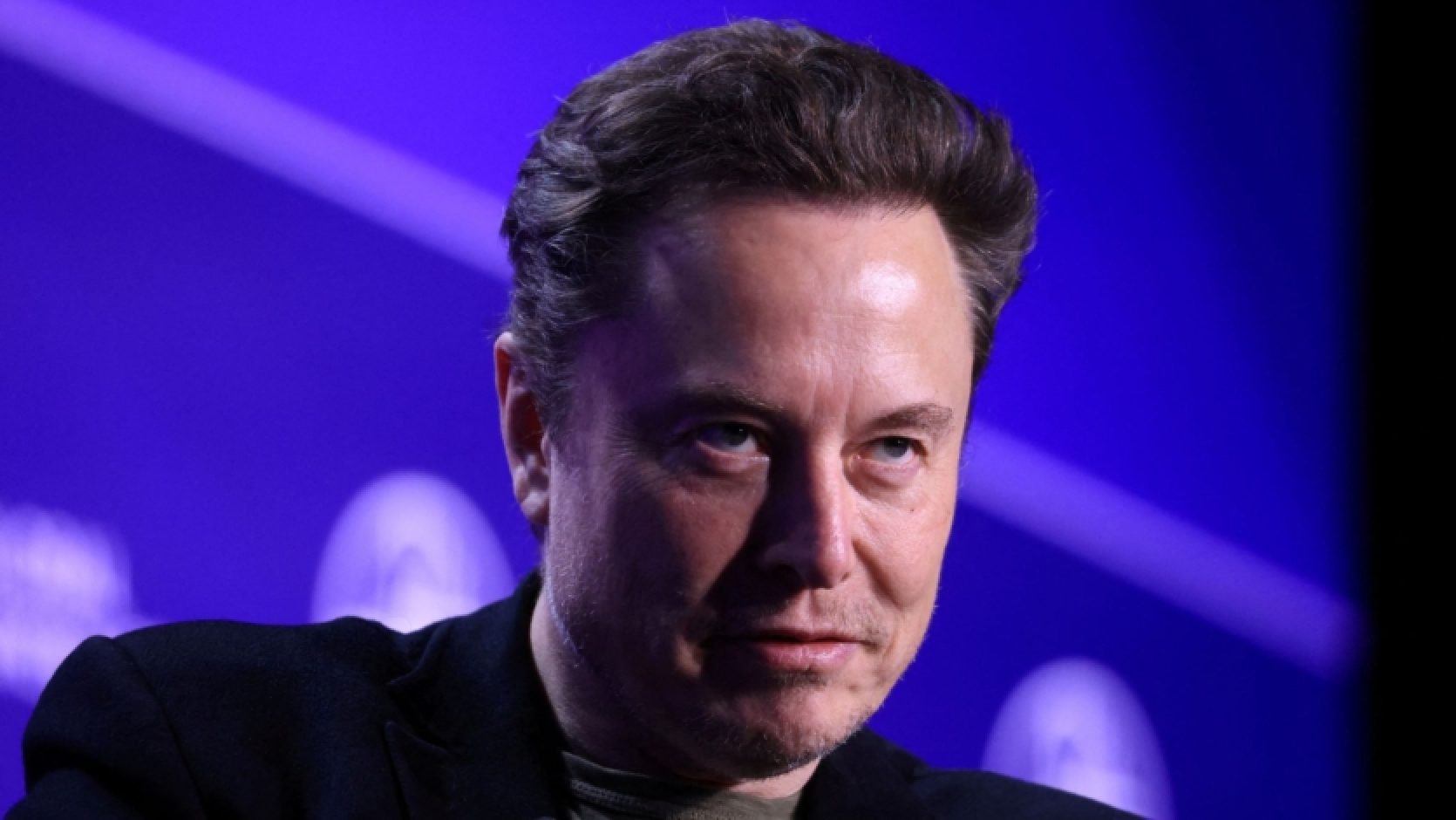 "I wanted peace, but this is war". Musk is suing advertisers who left X/Twitter - he publicly sent them away last year