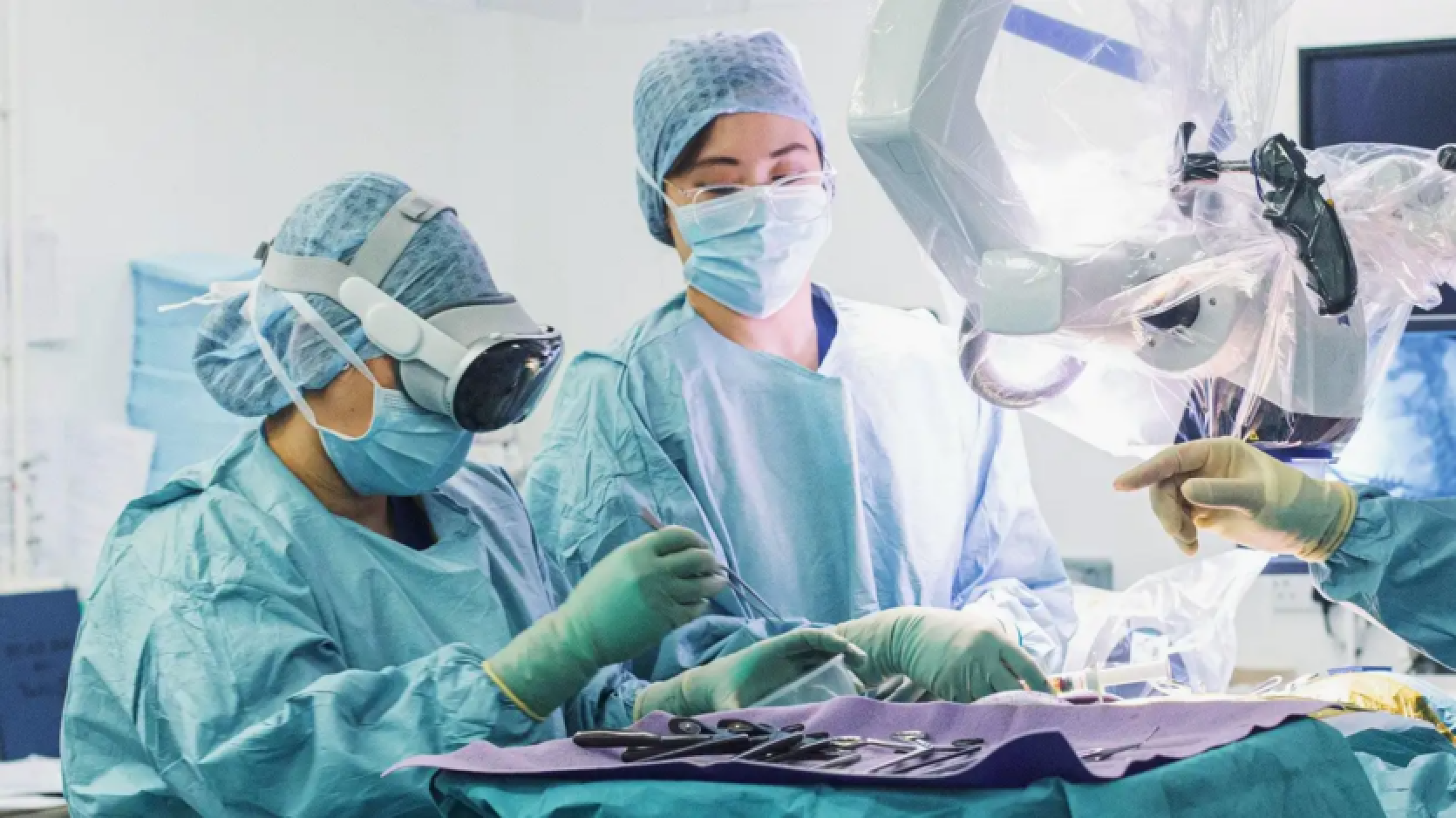 Medics used Apple Vision Pro during surgeries