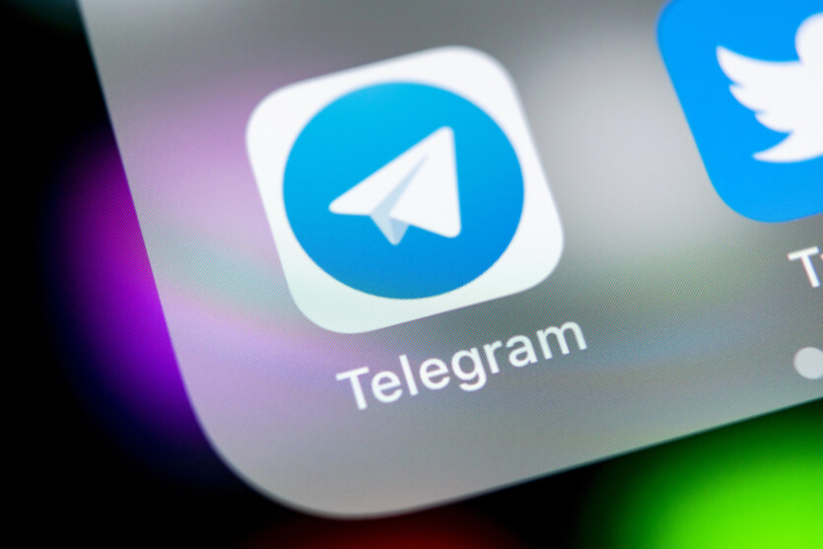 New Telegram features: improved gifs, adding media after sending a message, and more