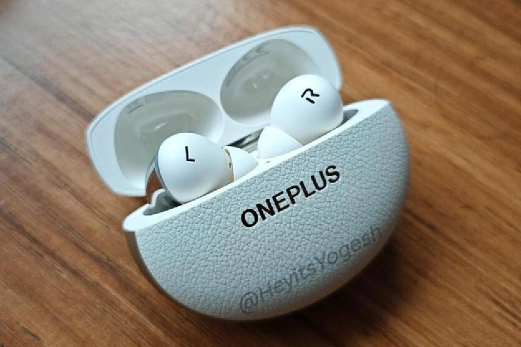 OnePlus Buds Pro 3: flagship headphones with 2 speakers and 43 hours of battery life