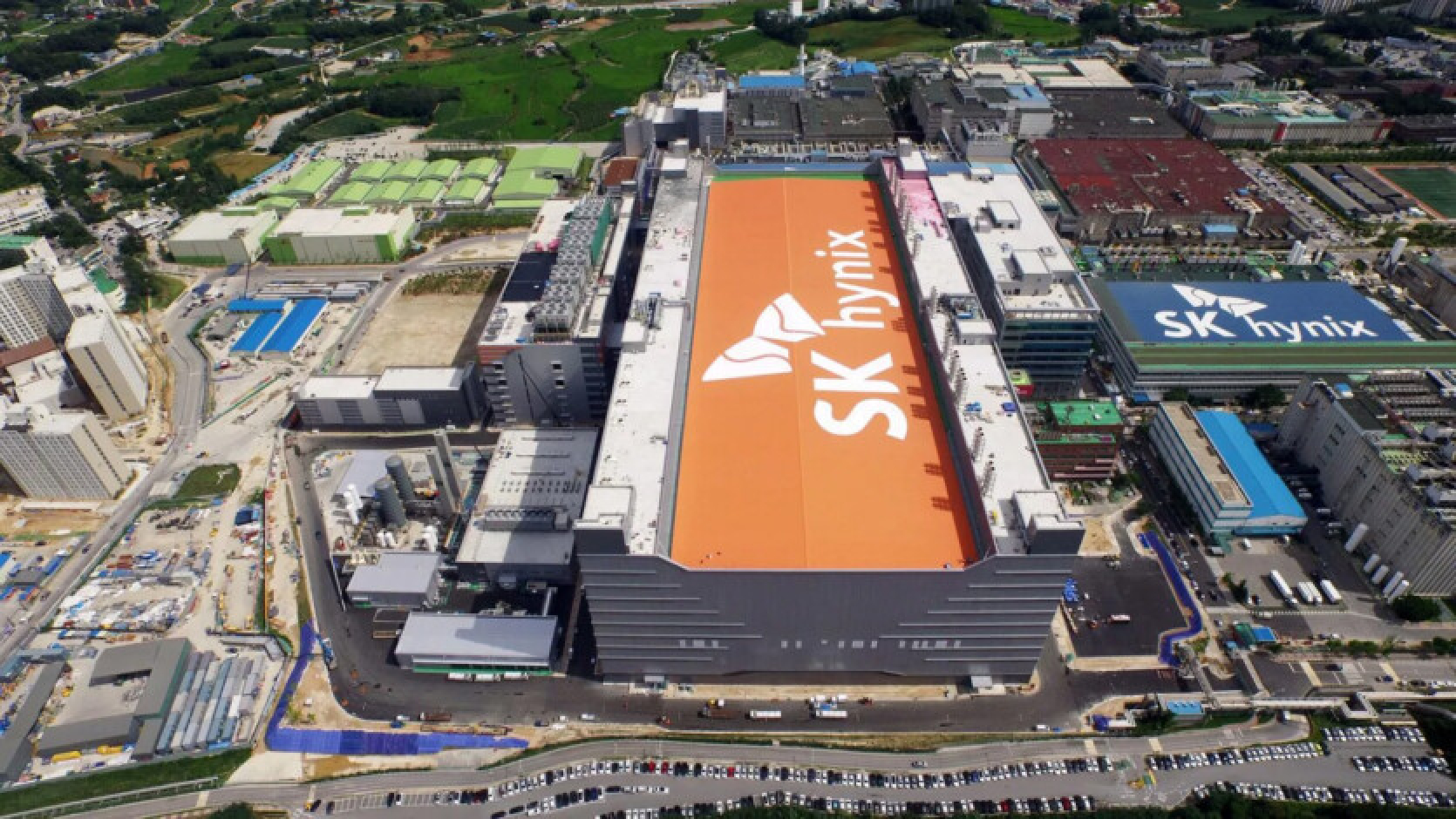 SK hynix employee printed 4,000 pages of classified data to sell to Huawei