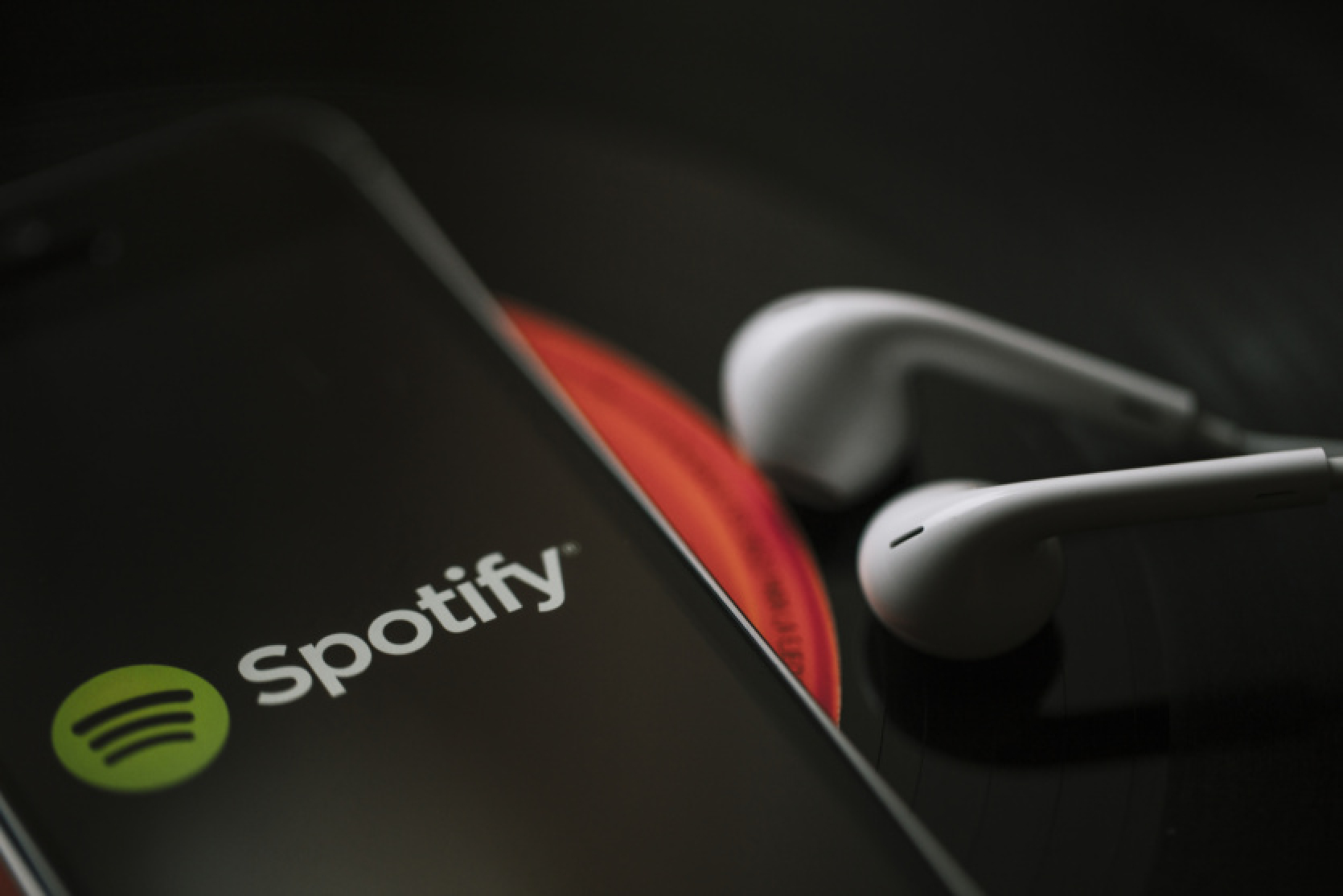 Spotify will automatically create an offline playlist during internet loss