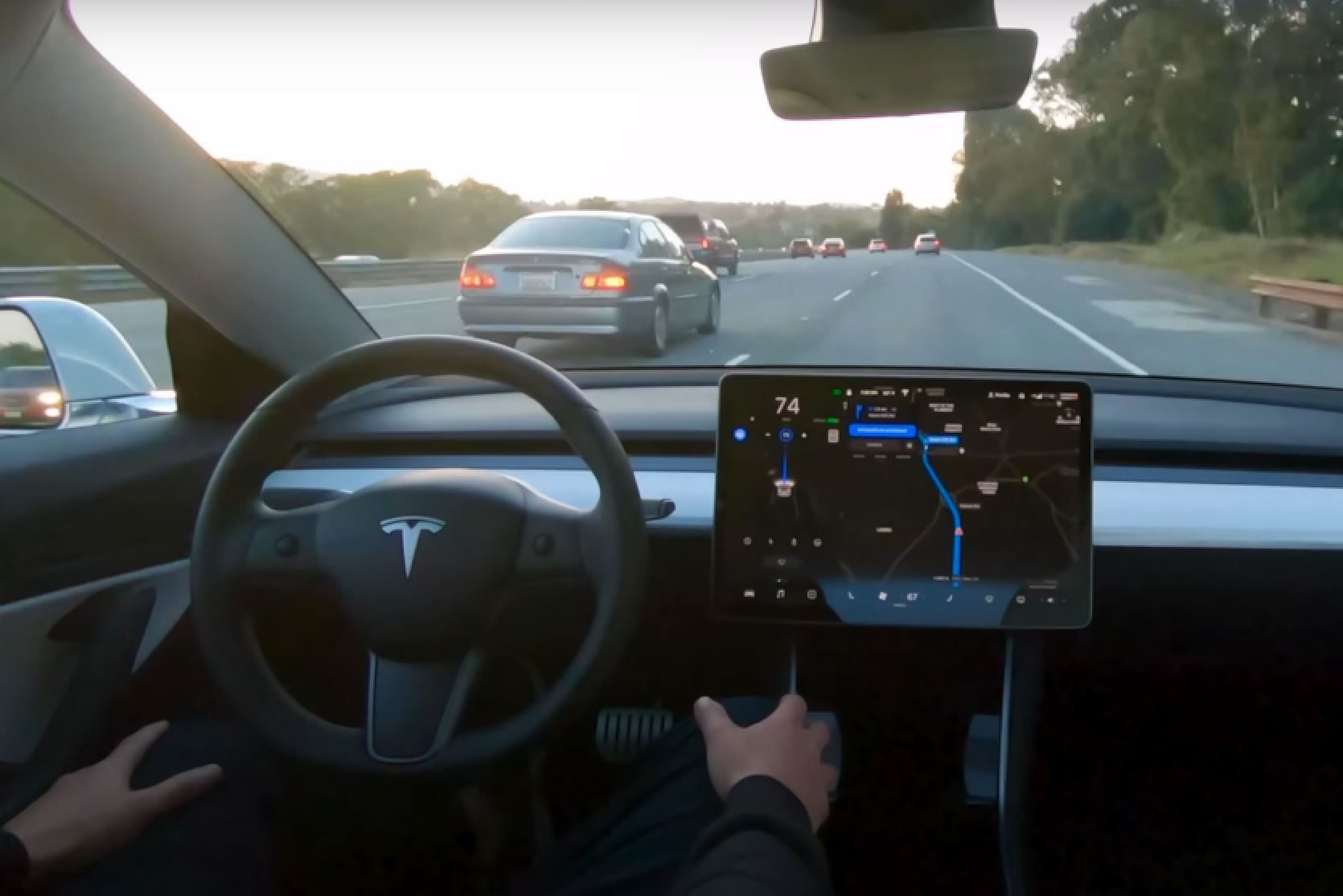 Tesla Model S killed motorcyclist under autopilot (FSD) control - investigation