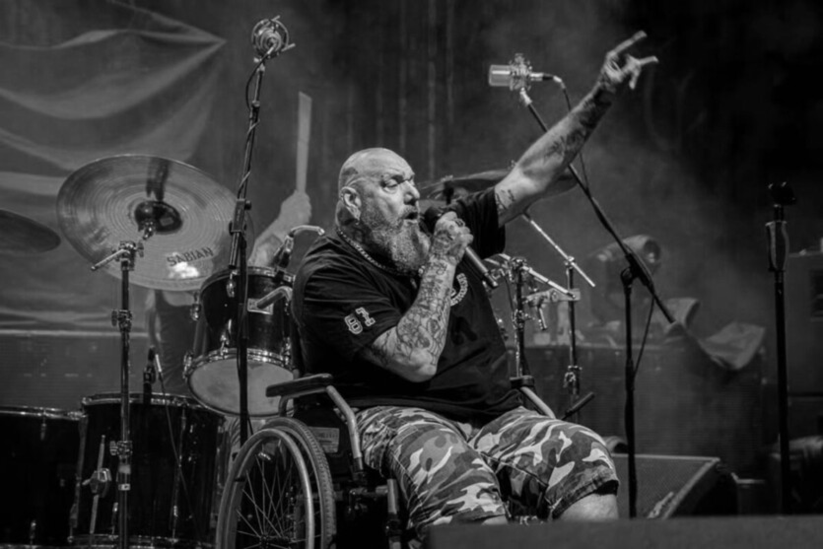 The lead singer of the first Iron Maiden albums, Paul Di'Anno, has died.