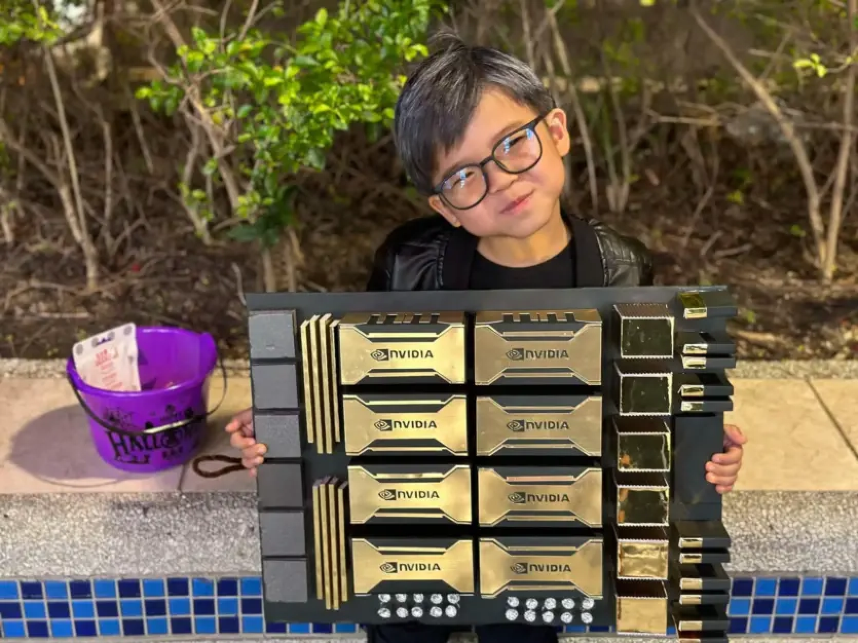 "Video cards or death?": kids in Taiwan wear Nvidia's "Jensen Huang costume" for Halloween